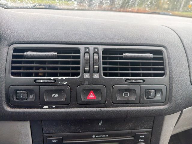 Used 2002 Blue Volkswagen GLS image 18