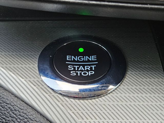 Used 2020 White Ford XLT image 19