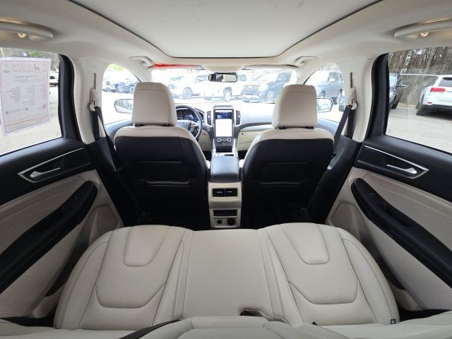 2022 Ford Edge Titanium:168337A