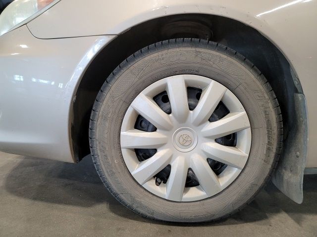 2006 Champagne Toyota Camry LE FWD Sedan
