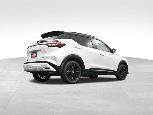 2024 Nissan Kicks SR 34