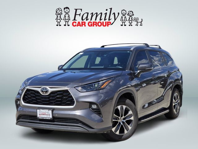 2023 Toyota Highlander XLE FWD    