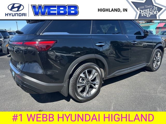 Used 2023 Black INFINITI LUXE image 12