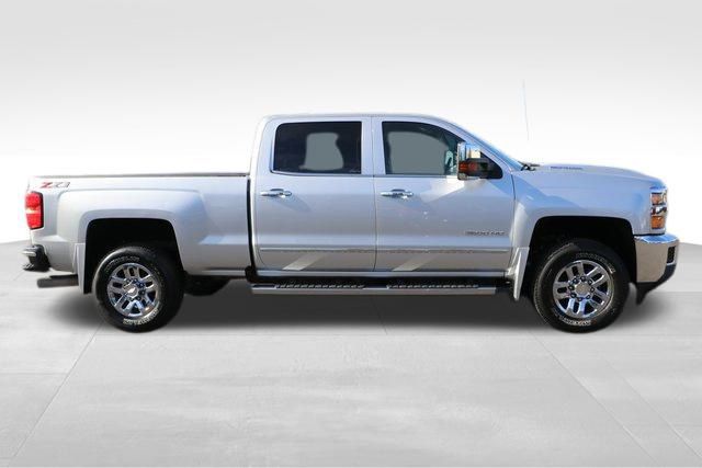 2018 Chevrolet Silverado 3500HD LTZ 19