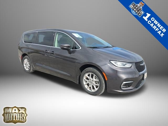 Gray (Granite Crystal Metallic Clearcoat) 2023 Chrysler Pacifica Touring L FWD Minivan Front-Wheel Drive 9-Speed Automatic