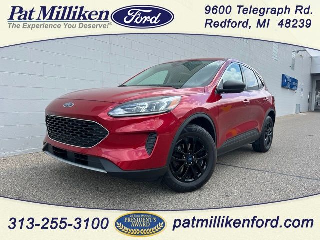 Rapid Red Metallic Tinted Clearcoat 2022 Ford Escape SUV / Crossover All-Wheel Drive 8-Speed Automatic