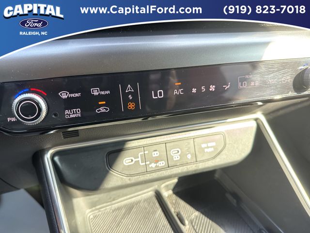 Used 2025 Blue Kia SX image 30