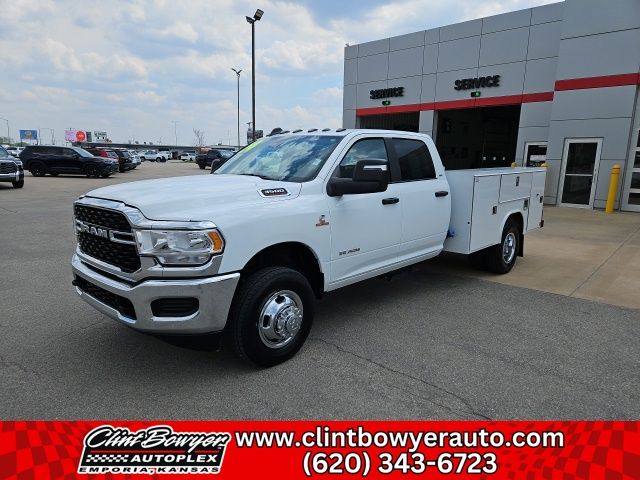 2024 RAM 3500 Chassis SLT Crew Cab LB DRW 4WD