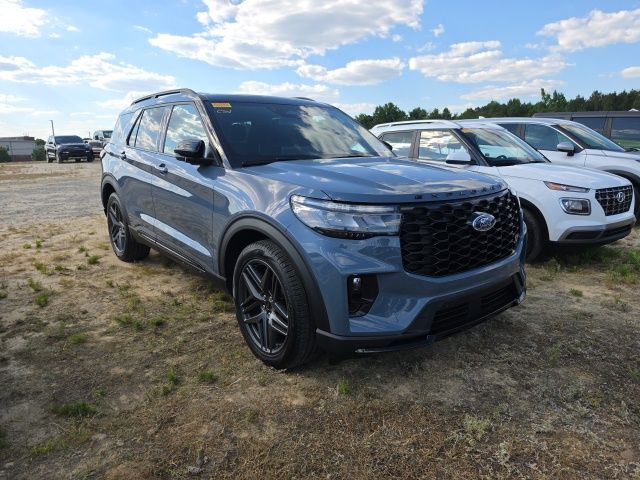 2025 Ford Explorer's photo