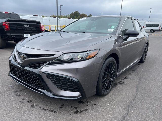 2024 Toyota Camry SE 3