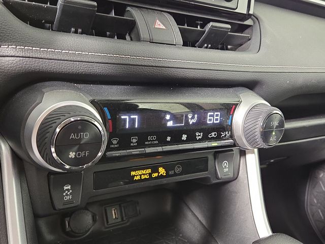 2022 Toyota RAV4 XLE photo