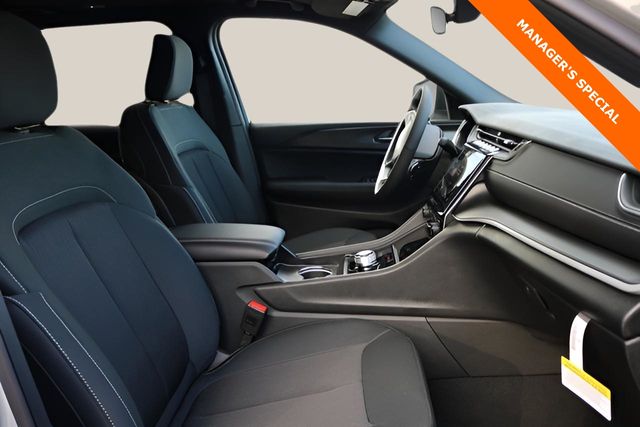 New Car 2025 Jeep Grand Cherokee L  Laredo X For Sale Under $35,000 In Austin, Texas