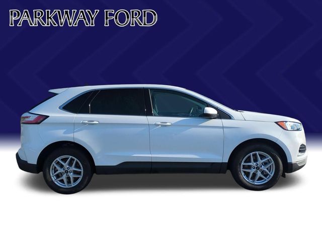 Used 2024 White Ford SEL image 6