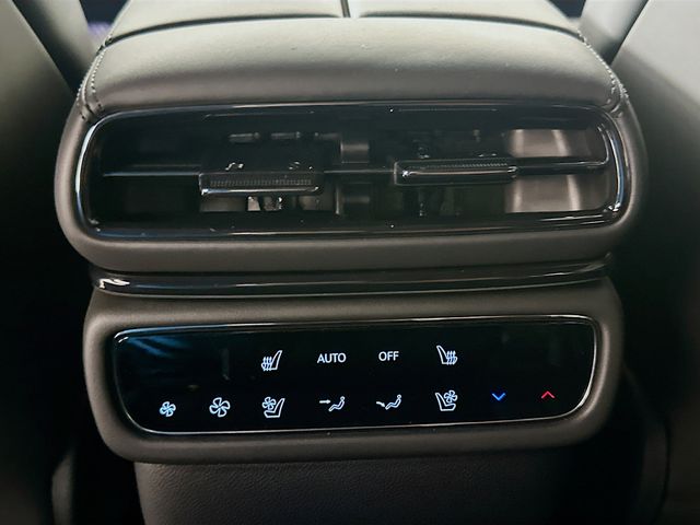 Thumbnail: 2026 Genesis GV80 - 18