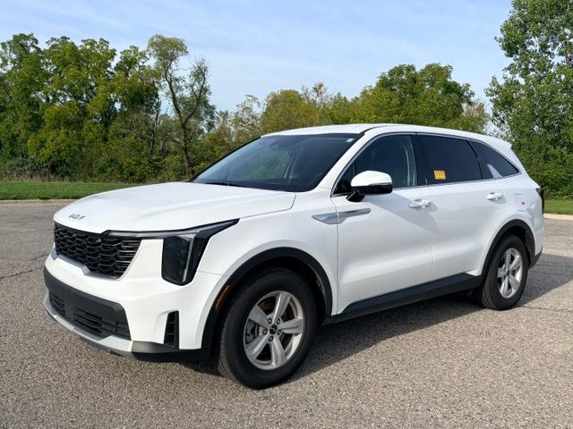 White Pearl 2025 Kia Sorento SUV / Crossover Front-Wheel Drive 8-Speed Automatic