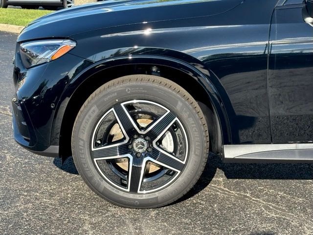 New 2027 Black Mercedes-Benz GLC 300 Coupe image 8