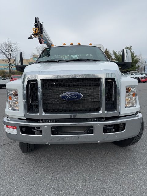 2025 Ford F-750 Super Duty 