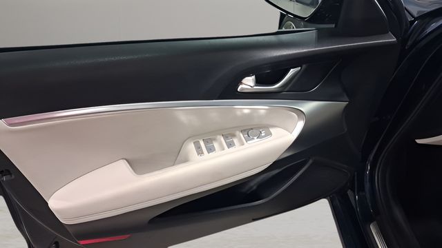 Used 2025 Genesis G70 Sedan