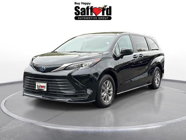 2024 Toyota Sienna LE
