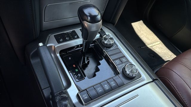 Used 2017 Black Toyota Base image 30