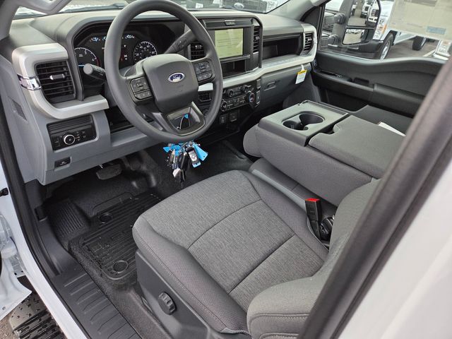 New 2026 Ford Super Duty F-450 Chassis Regular Cab (DRW) 169" Wheelbase XL