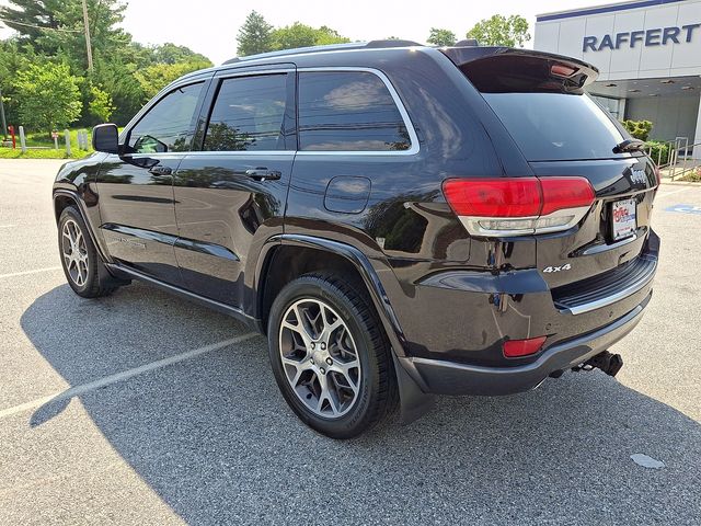 2018 Jeep Grand Cherokee Limited Red at Audi Porsche Sewickley