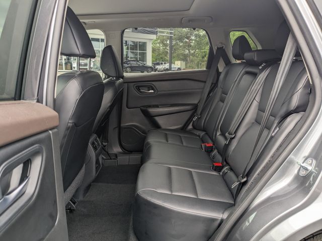 2023 Nissan Rogue SV photo