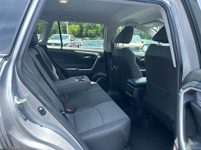 2024 Toyota RAV4 XLE - Photo 20