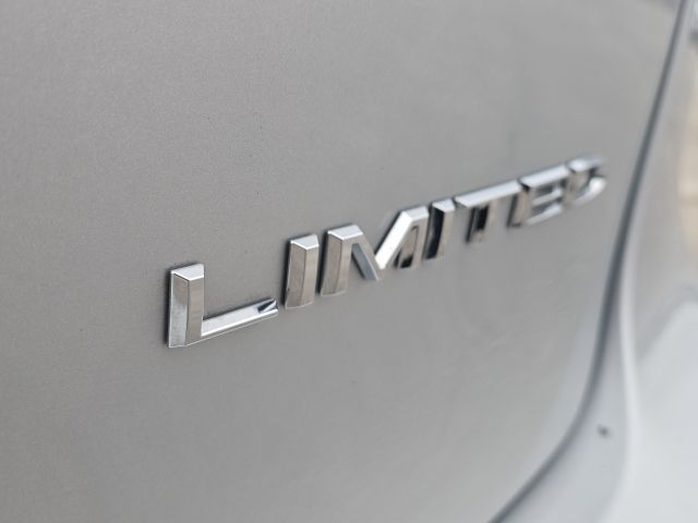 2024 Chrysler Pacifica Limited:B02071