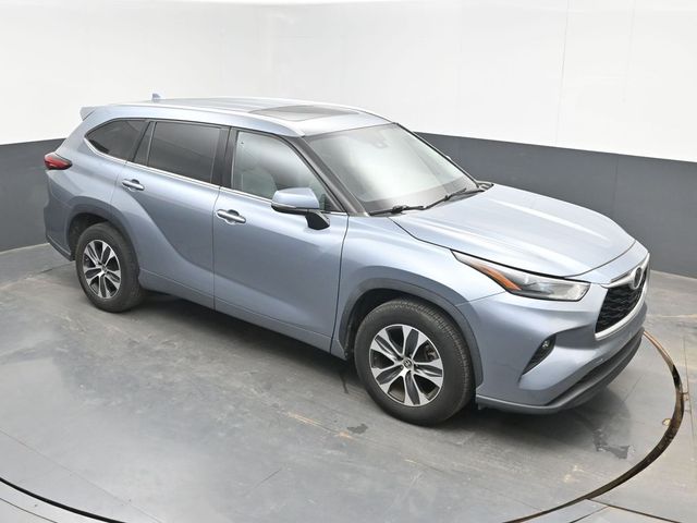 2021 Toyota Highlander XLE FWD