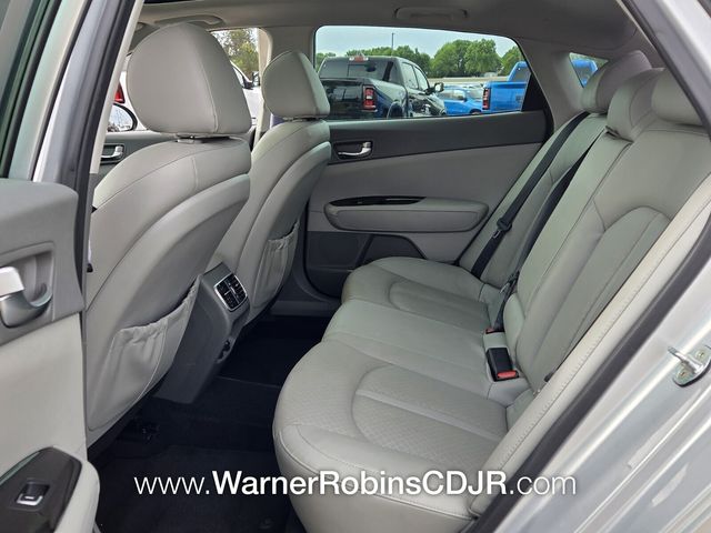 Used 2016 Silver Kia EX image 6