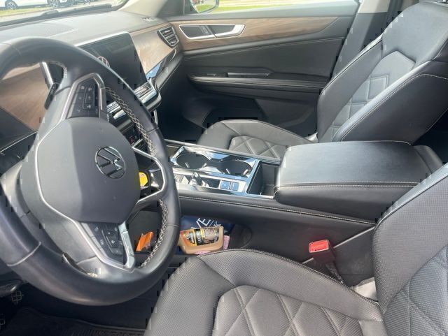 View vehicle photo 5