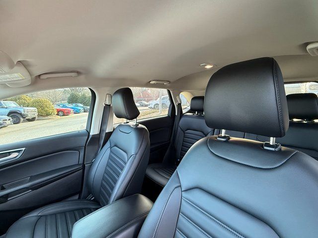 2023 Ford Edge SEL photo