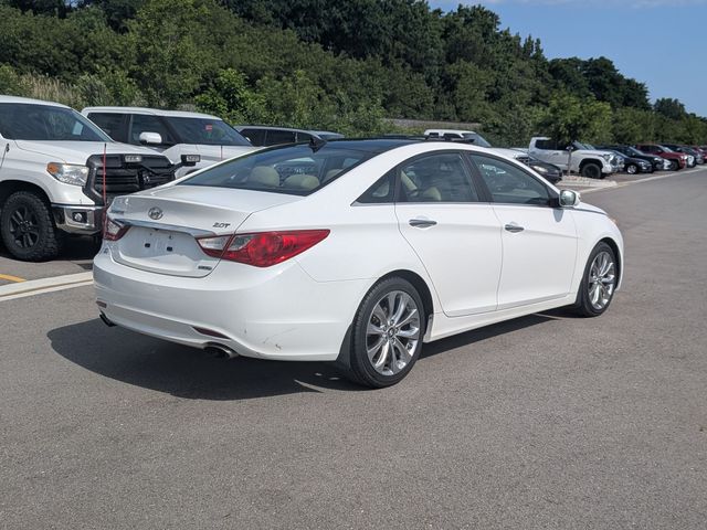 2012 Hyundai Sonata - Image 5
