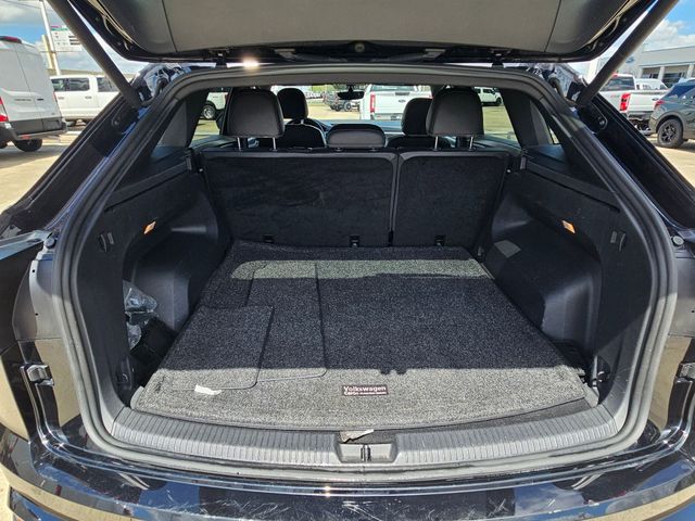 Certified Used 2021 Black Volkswagen 2.0T SE w/Technology image 24