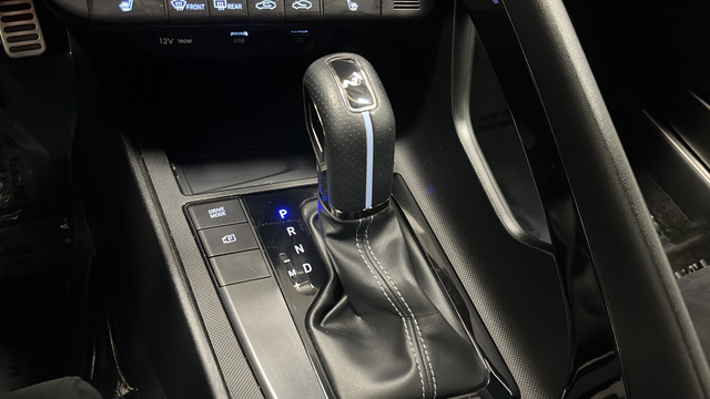 Used 2022 Ceramic White Hyundai Base image 19