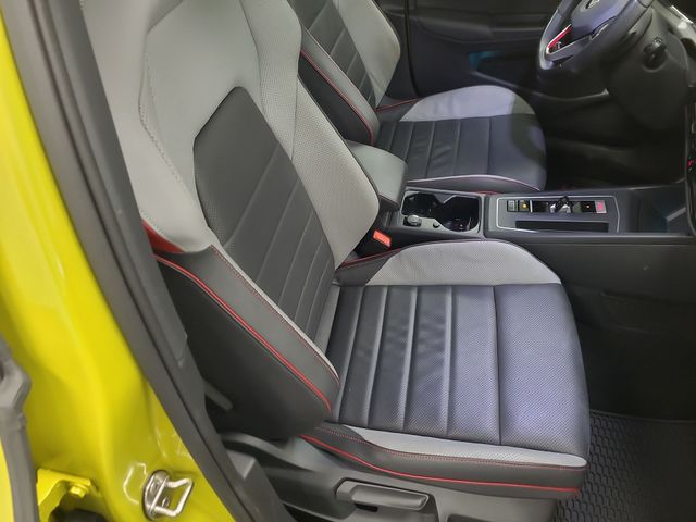 2022 – Volkswagen – Golf GTI