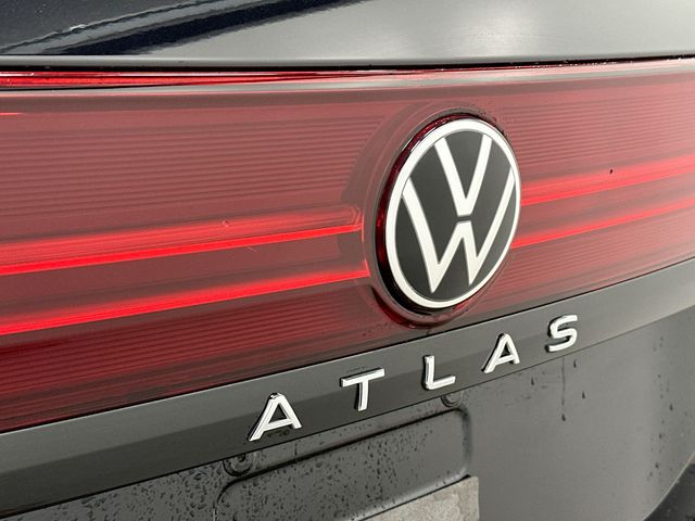 2025 Volkswagen Atlas 2.0T Peak Edition Black at Subaru and VW of Moon Township