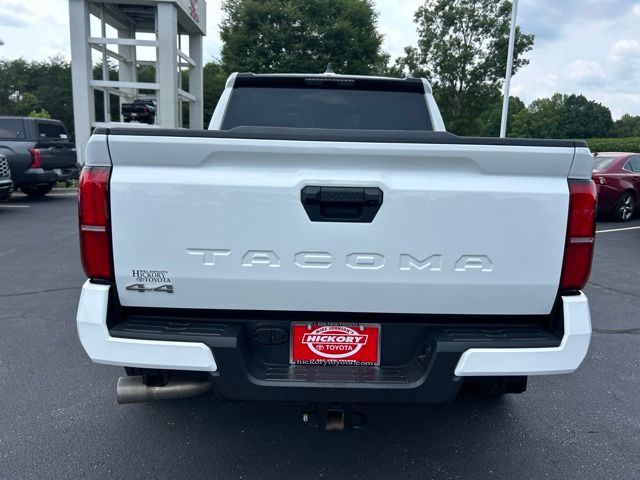 2024 Toyota Tacoma SR5 - Photo 8