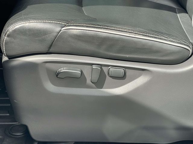 Used 2022 Gray INFINITI Premium Select image 16