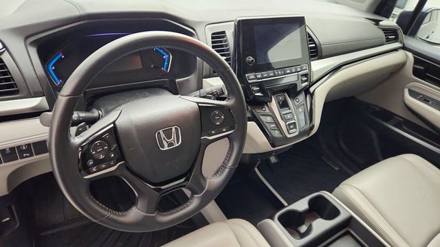 2023 Honda Odyssey Touring  at Community Kia