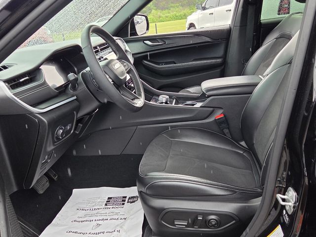 Used 2025 Black Jeep Altitude X image 5