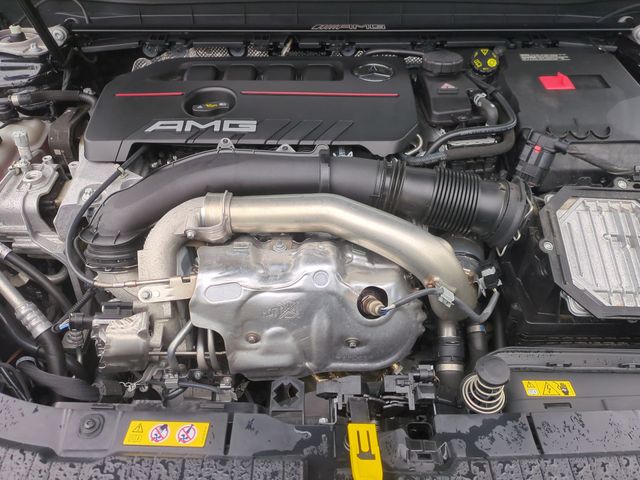 Used 2025  Mercedes-Benz GLB 35 AMG® image 25