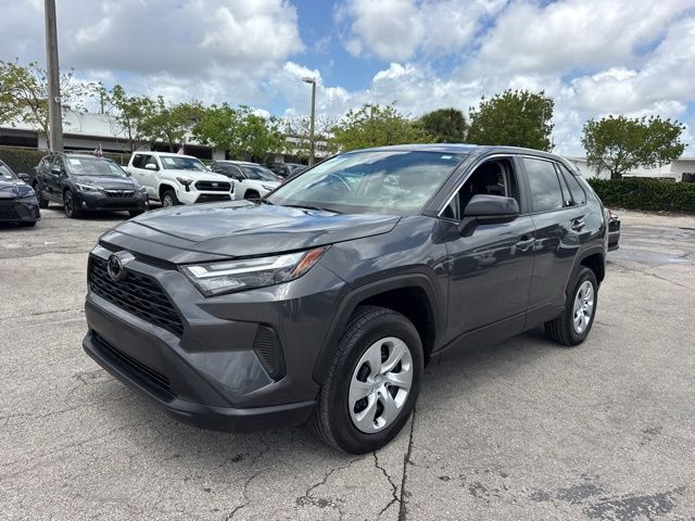 2025 Toyota RAV4 LE - Photo 7