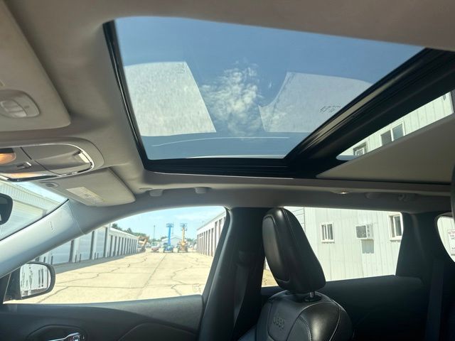 2020 Diamond Black Crystal Pearlcoat Jeep Cherokee Limited 4X4 SUV
