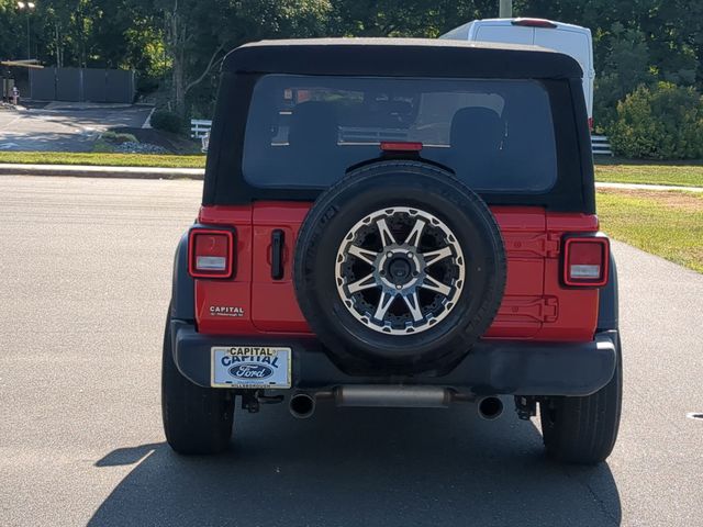 Used 2022 Red Jeep Sport S image 12