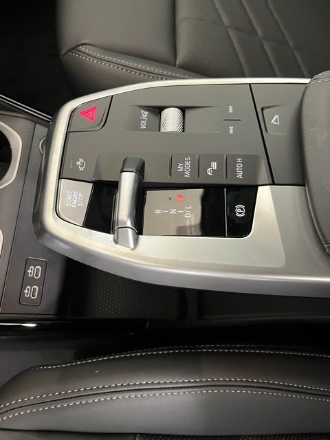 Used 2026 Black BMW xDrive28i image 18
