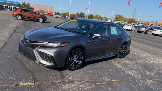 2022 Toyota Camry SE 4