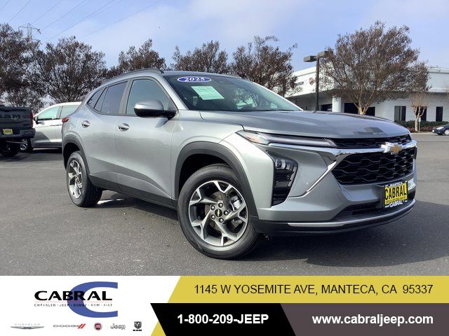 2025 Chevrolet Trax LT FWD