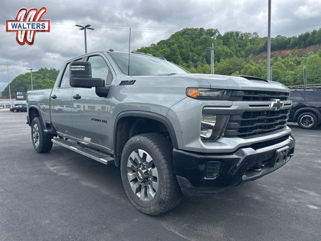 2024 Chevrolet Silverado 2500HD Custom Crew Cab 4WD